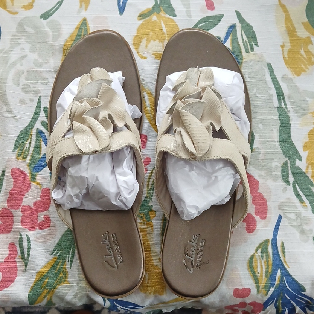 Clarks Genuine Leather Beige Sandals